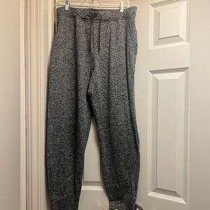 Vineyard Vines jogger pants